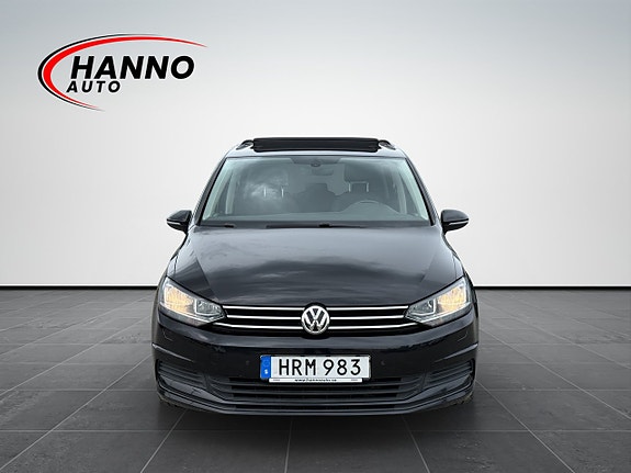 Volkswagen Touran 8 of 30