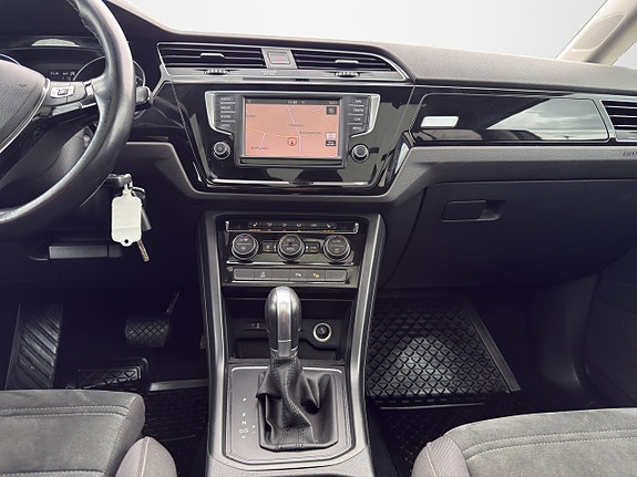 Volkswagen Touran 23 of 30