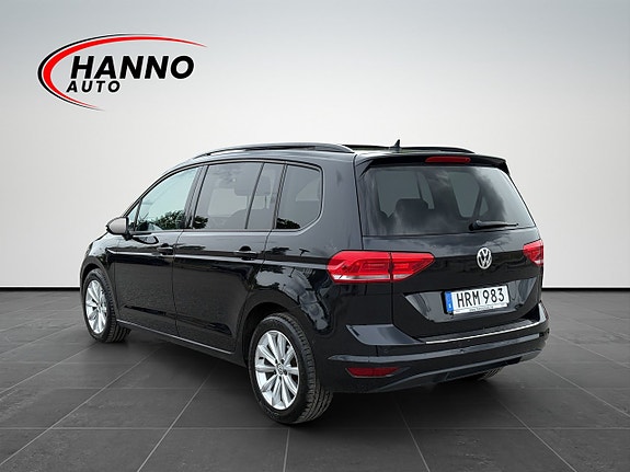 Volkswagen Touran 3 of 5