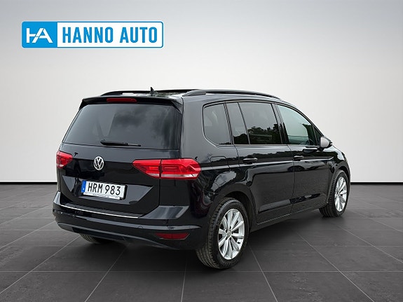 Volkswagen Touran 5 of 30