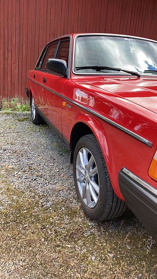 Volvo 240 3 of 4
