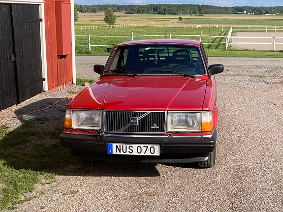 Volvo 240 4 of 4