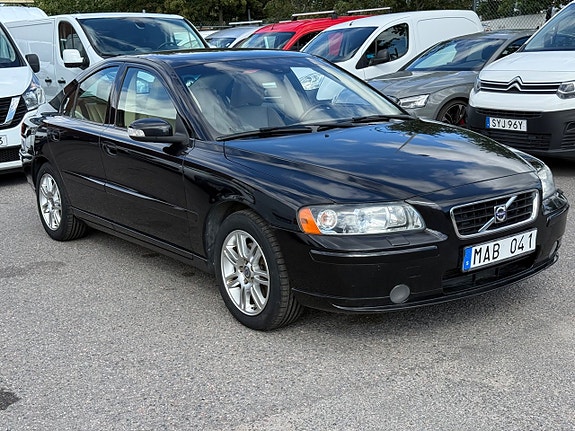 Volvo S60 3 of 5