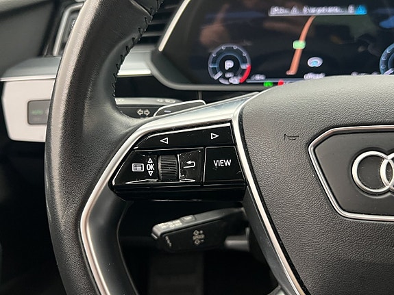 Audi e-tron 14 of 30