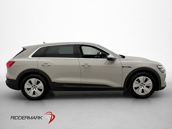 Audi e-tron 10 of 30