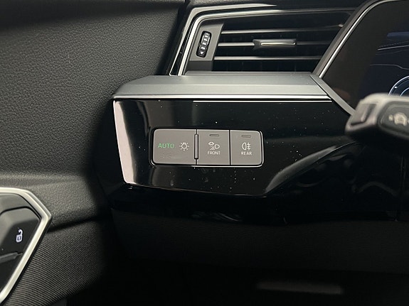 Audi e-tron 13 of 30