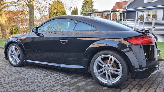 Audi TT 3 of 5