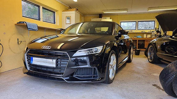 Audi TT 4 of 5