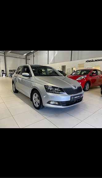 Skoda Fabia 2 of 5