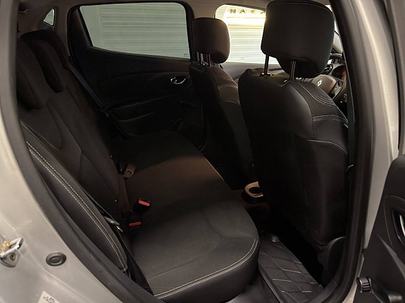 Renault Clio 26 of 28