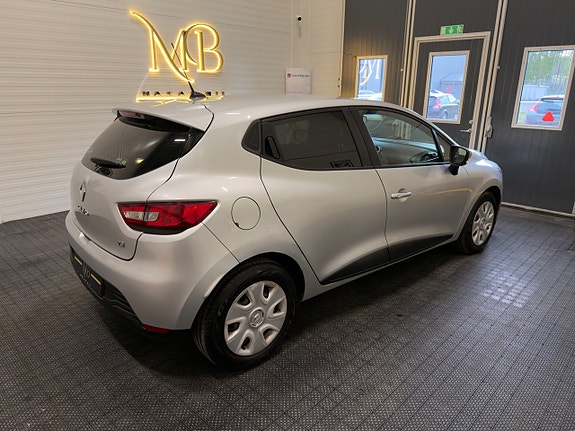 Renault Clio 2 of 5