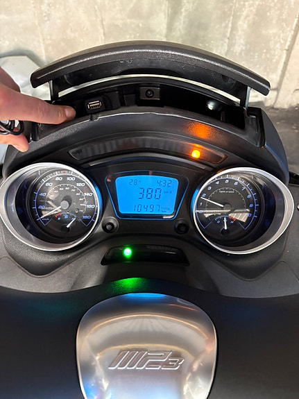 Piaggio MP3 300 HPE 8 of 8