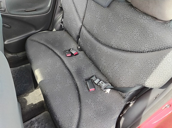 Toyota Yaris 4 of 7