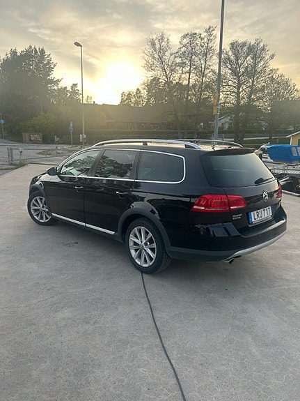 Volkswagen Passat Alltrack 4 of 5