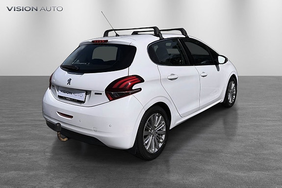 Peugeot 208 5 of 5