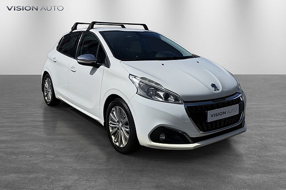 Peugeot 208 3 of 5