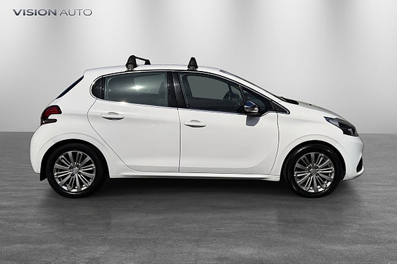 Peugeot 208 4 of 5