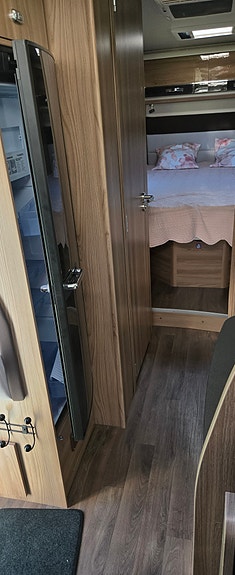 Swift Toscane 794 queen bed 7 of 12