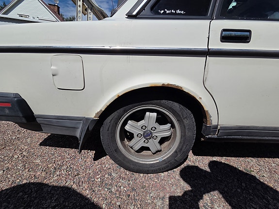 Volvo 240 5 of 5