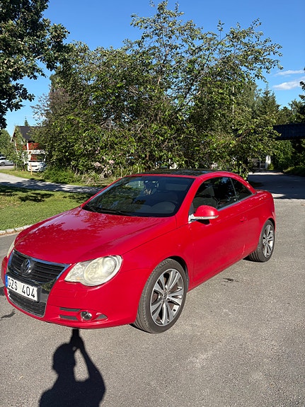 Volkswagen Eos 2 of 8