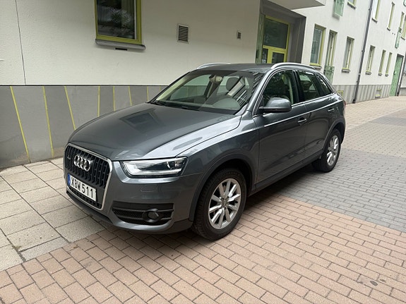 Audi Q3 2 of 5