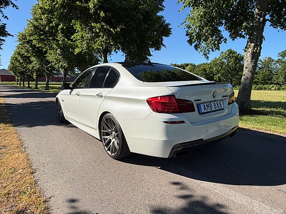 BMW M550d 4 of 5