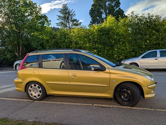 Peugeot 206 SW 3 of 5