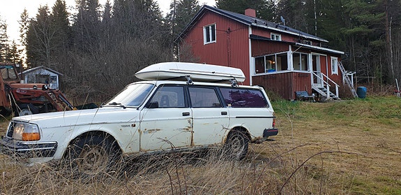Volvo 240 3 of 6