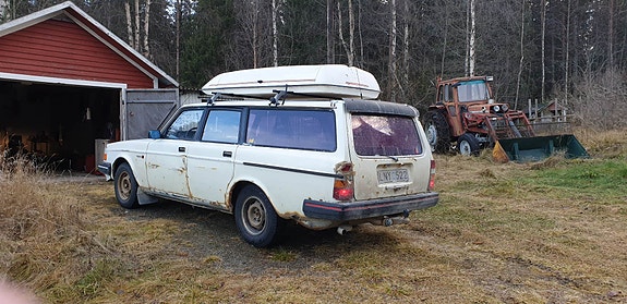 Volvo 240 4 of 6