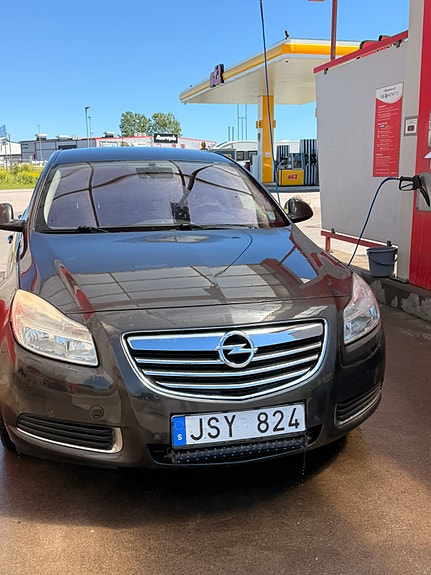 Opel Insignia 2 of 5