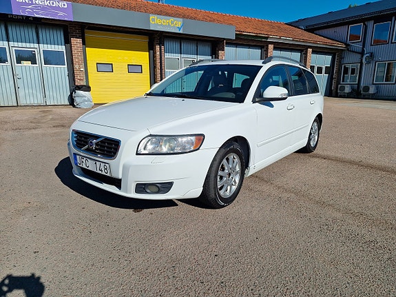 Volvo V50 2 of 6
