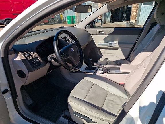 Volvo V50 6 of 6