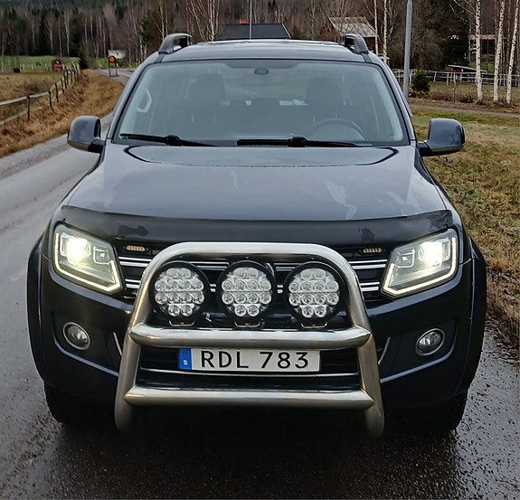 Volkswagen Amarok 2 of 5