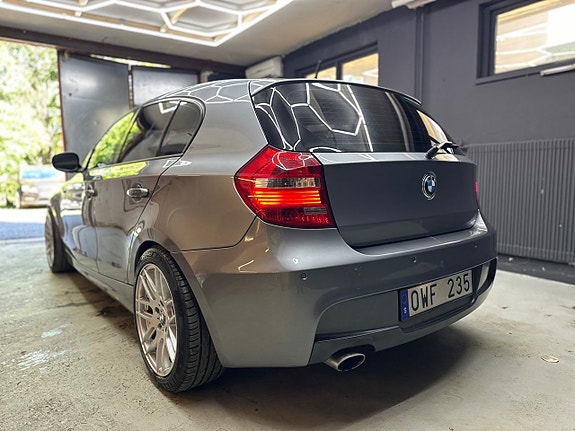 BMW 118d 3 of 5