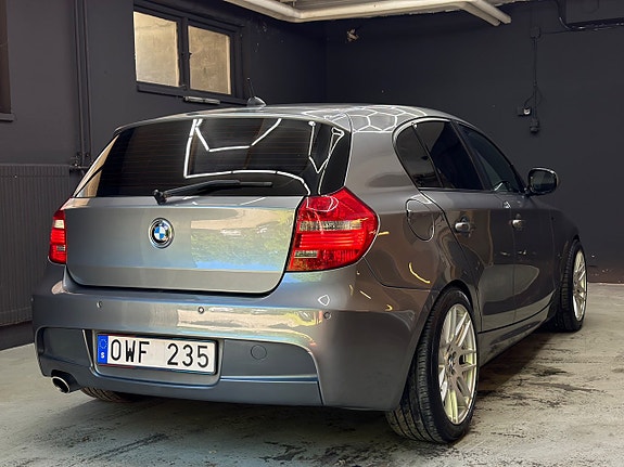 BMW 118d 4 of 5