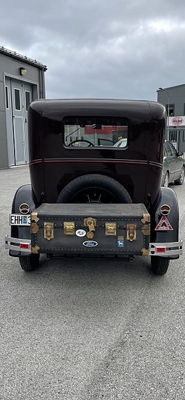 Ford Tudor 4 of 5