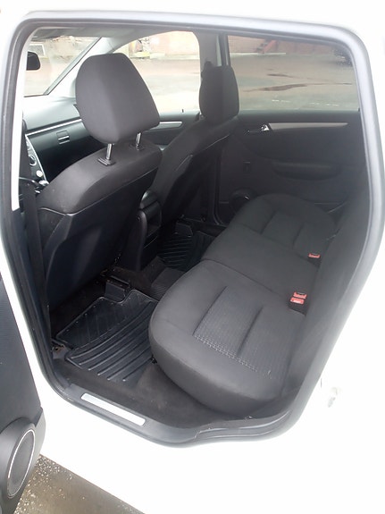 Mercedes-Benz B170 6 of 9