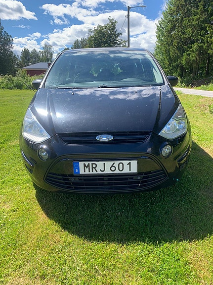 Ford S-MAX 4 of 5