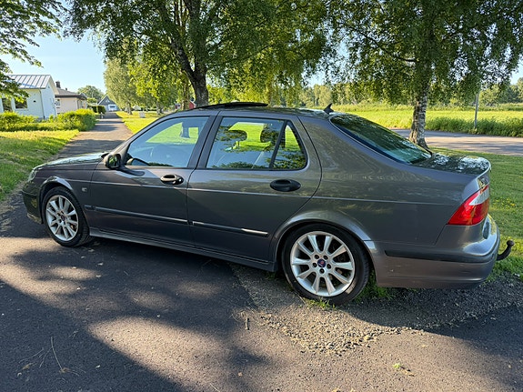 Saab 9-5 4 of 5