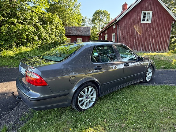 Saab 9-5 3 of 5