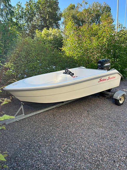 Forbina Bambina 330 – Mercury 25 hk tvåtakt + släp 2 of 5