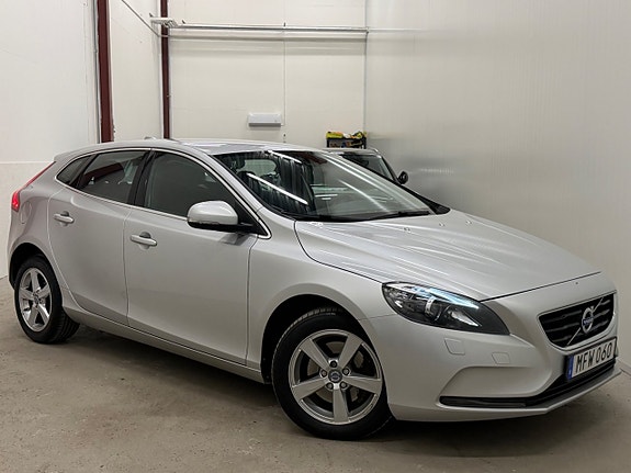 Volvo V40 3 of 5