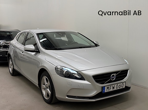 Volvo V40 2 of 5