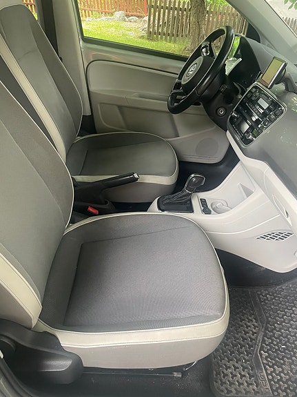 Volkswagen e-Up! 4 of 5