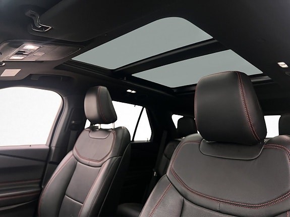 Ford Explorer 10 of 30