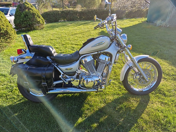 Suzuki Intruder 1400 3 of 3
