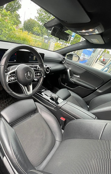Mercedes-Benz A200 2 of 5