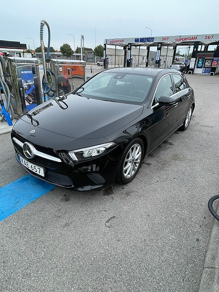 Mercedes-Benz A200 4 of 5