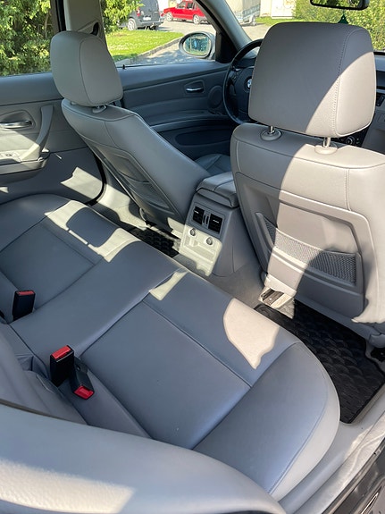 BMW 325Xi 4 of 4