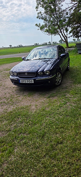 Jaguar X-TYPE 3 of 3